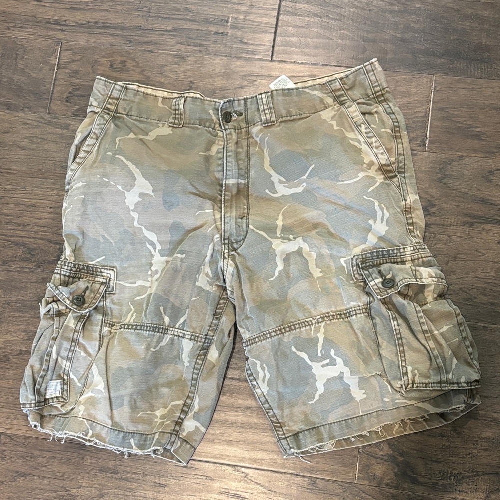 Levi's Tan Camouflage Cargo Shorts